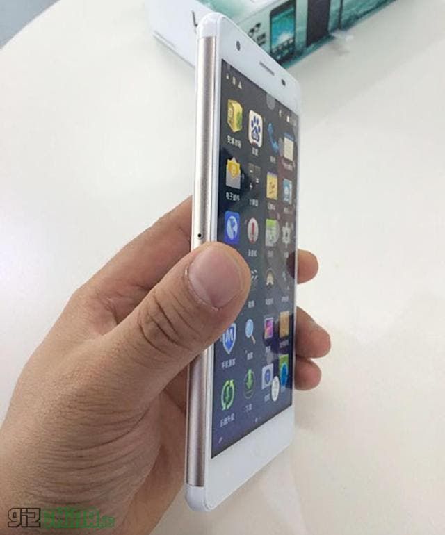 This is what the 64bit Zopo ZP720 Focus looks like in the flesh!