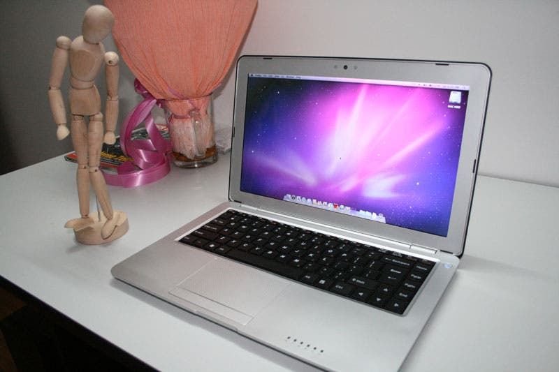 14 inch Macbook Air Clone Running Snow Leopard