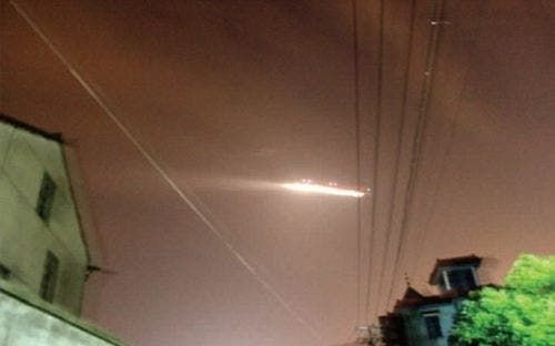 Iphone 4 UFO buzzies Hangzhou Airport