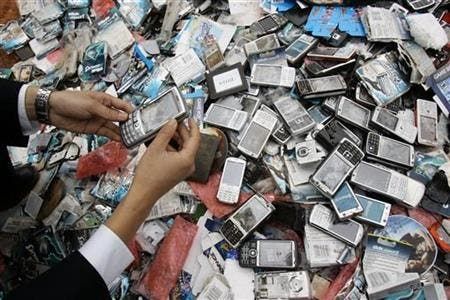 Beijing Customs Have a ‘Smashing’ Good Time With 10,000 Counterfeit Phones
