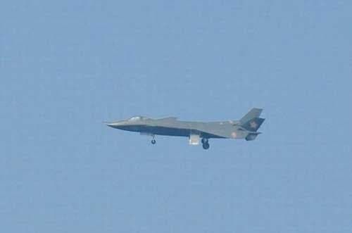 China's J-20 Stealth Fighter Makes Maiden Test Flight