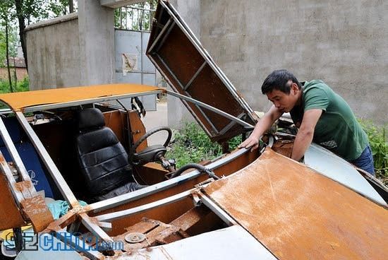 Chinese villager builds homemade Lamborghini to deliver fertilizer!