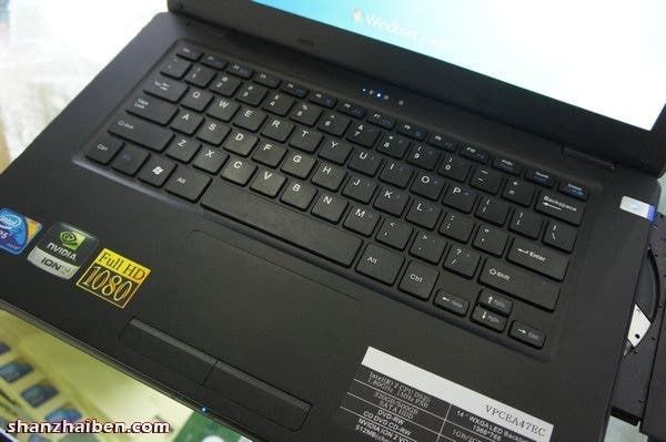 Classic Black is the new Macbook Air Clone