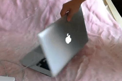 Ultimate Macbook Air Clone Turn up on Video with Apple Logo