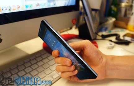 Exclusive! Real photos of the Oppo Find 5 Leaked! Quad-core, 1920 x 1080 display!