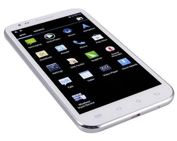 iNew I2000 comes with 5.8-inch 720 display and 5 mega-pixel front camera