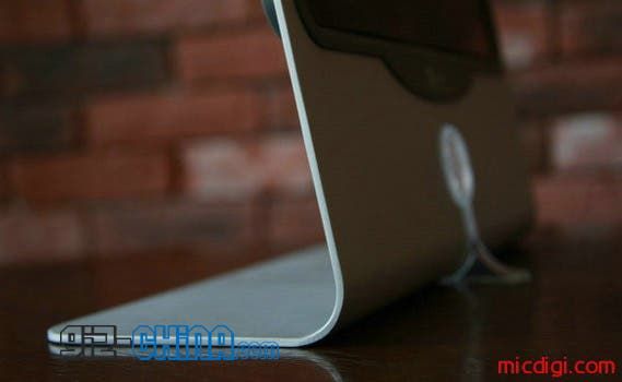 Turn Your iPad into an iMac With This All Alloy Stand