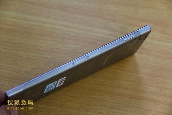 Lenovo K900 Unboxing and hands on photos