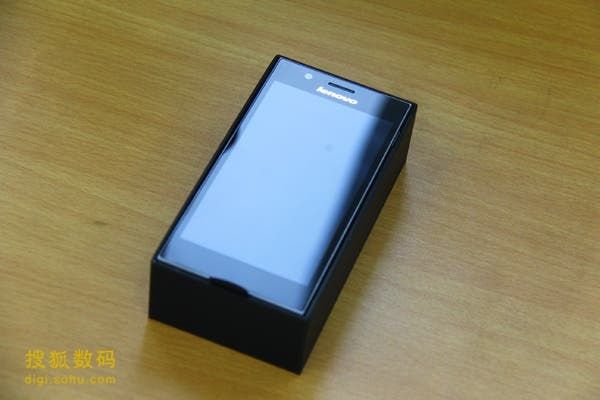 Lenovo K900 Unboxing and hands on photos