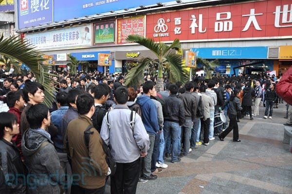 Thousands Of Meizu Fans Crowd Stores Nationwide For M9 Launch