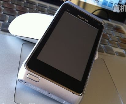 Nokia N8 Clone is as bad as the real thing! Only without the killer camera!