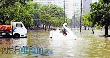Tianjin's "motorboat brother" Jet-skier Makes Waves!