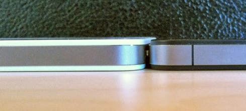 White iPhone 4 Is Fatter Than The Original