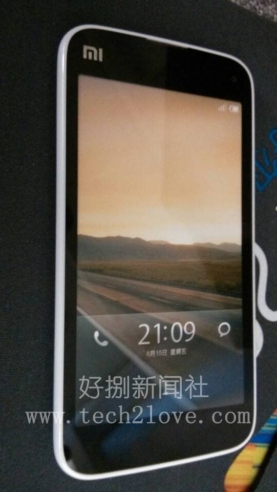 Xiaomi Mi2s youth spy photo, shows refreshed design