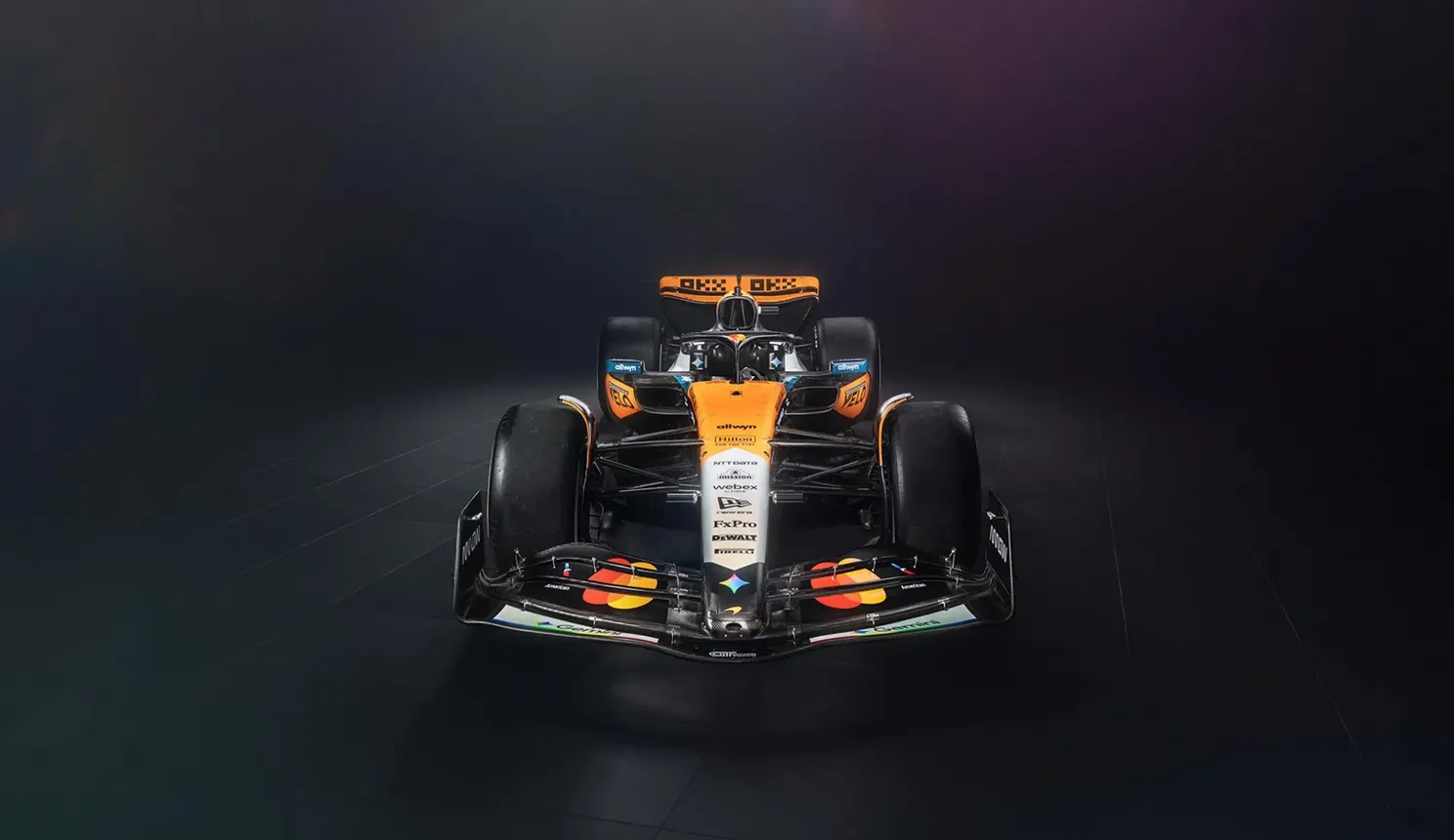 De voorkant van de McLaren MCL39 met speciale livery voor de GP Verenigde Staten
