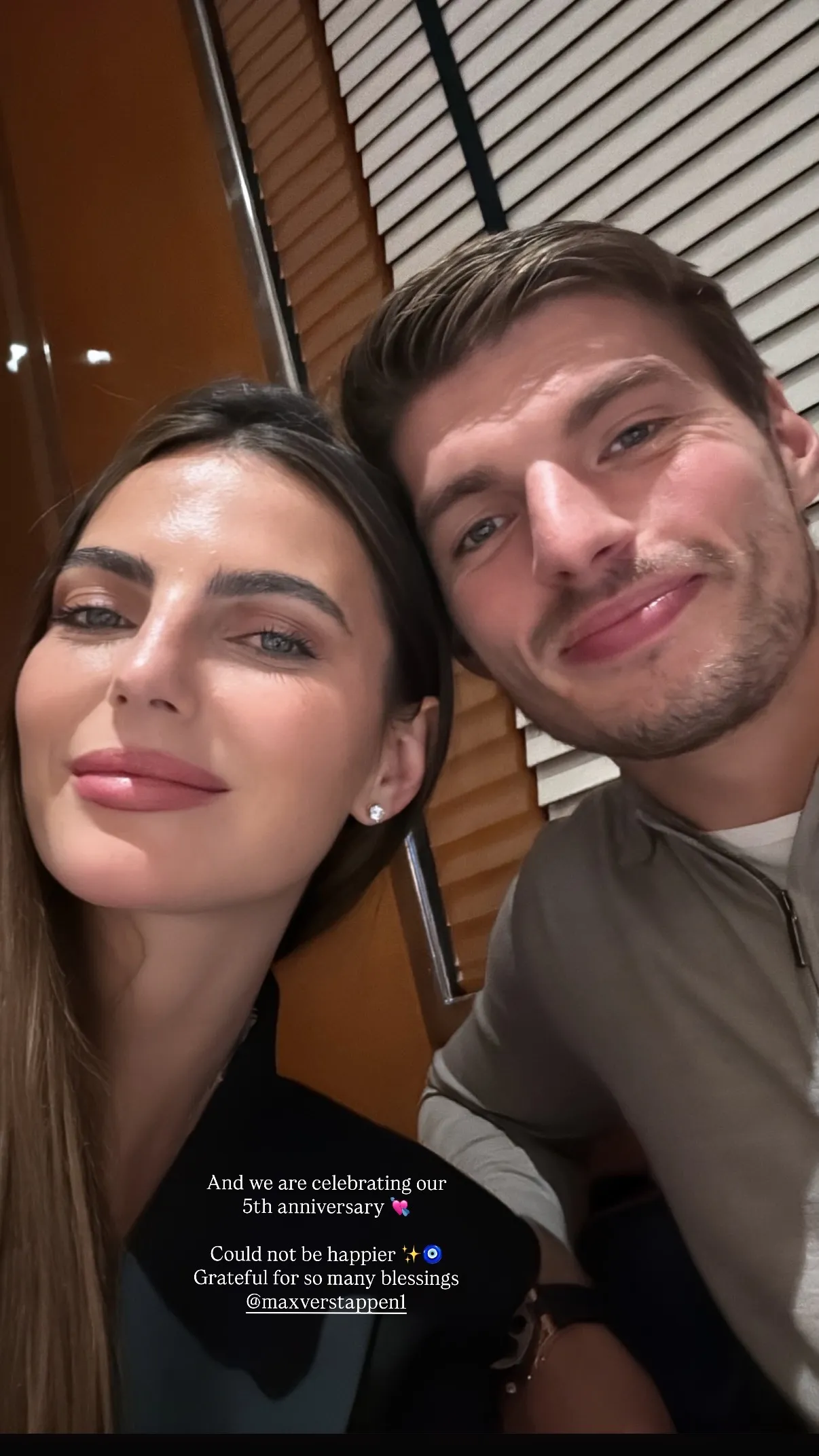 Kelly Piquet viert bijzondere mijlpaal met Max Verstappen en deelt innige foto's