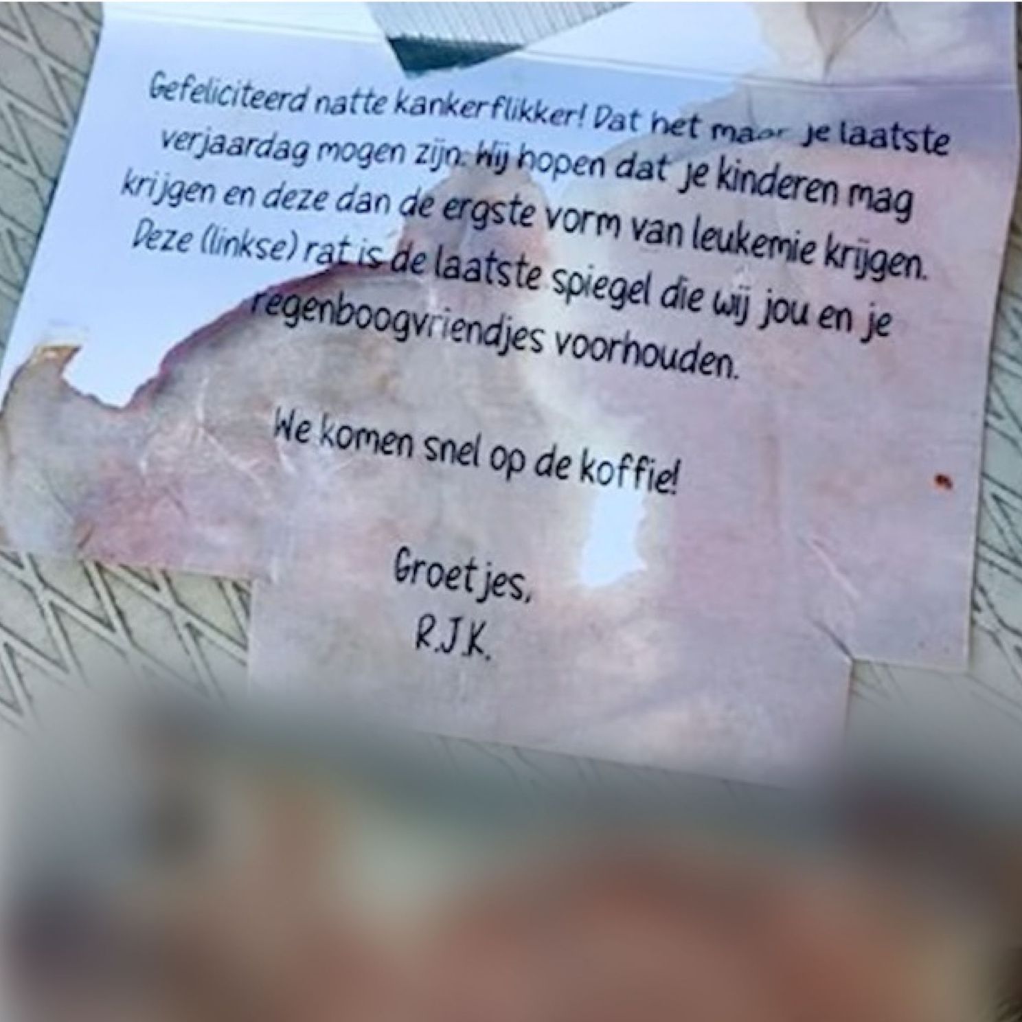 Tim Hofman: Feyenoord-fans stuurde rat met bizarre dreigbrief naar LGTBQ-supporter (FOTO)