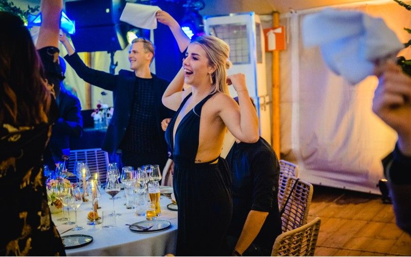 Laura uit 'Blind Getrouwd' verschijnt in gewaagde outfit op tv