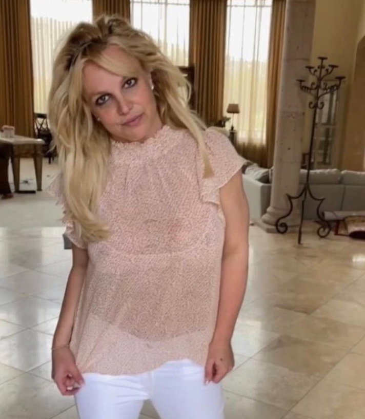 Britney Spears zet zichzelf nu écht helemaal naakt op het internet