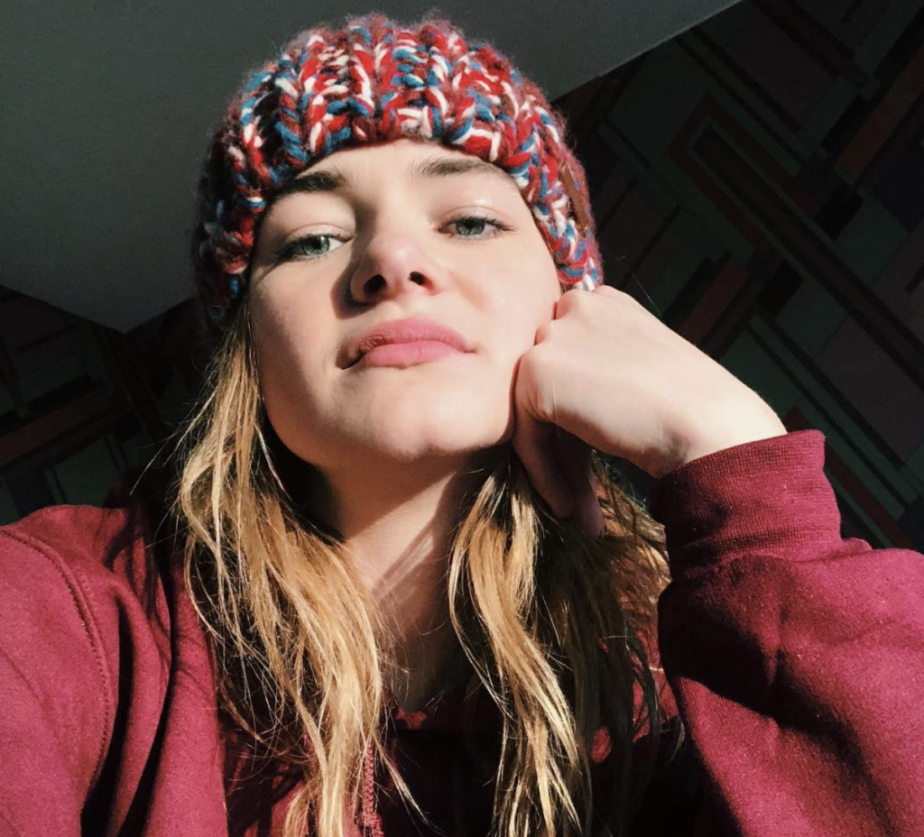 Emma Wortelboer shockt fans met 'dominatrix' leren outfit
