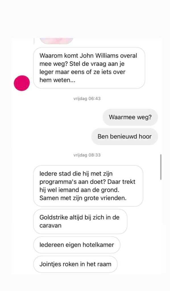 John Williams heeft verschillende afspraakjes met vrouwen in hotels