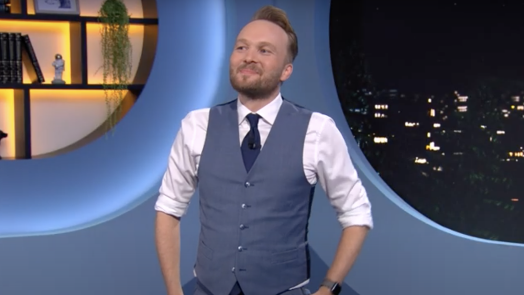 Arjen Lubach onder vuur na video over Queen Elizabeth