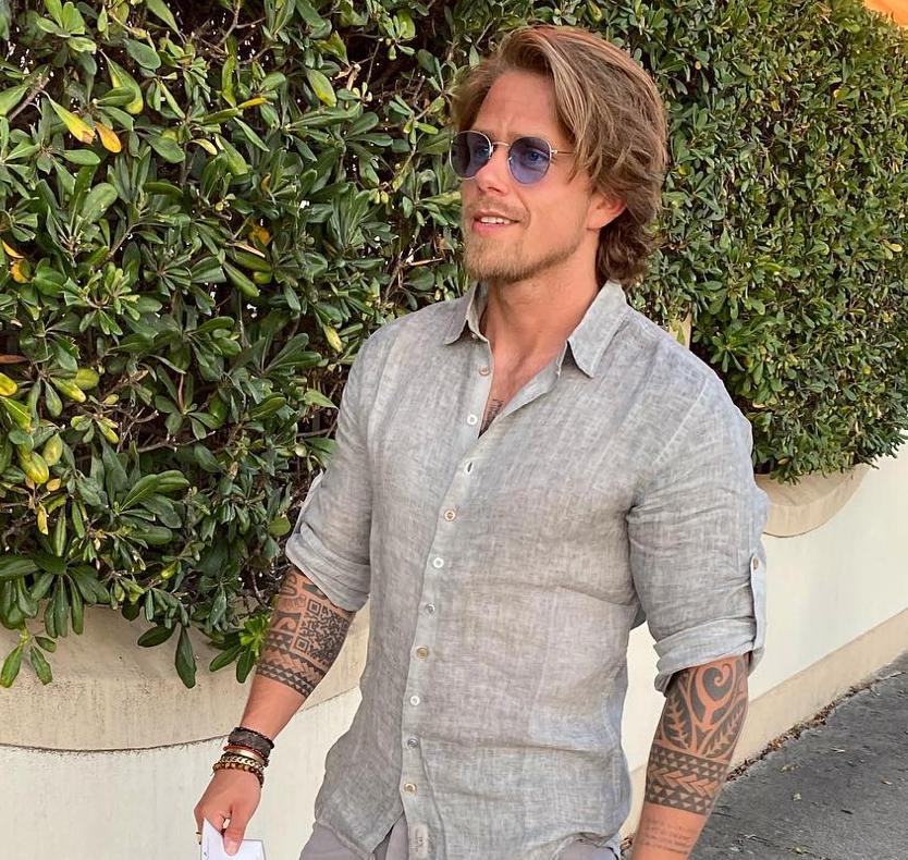 Het blijkt dat André Hazes twee vriendinnen tegelijkertijd heeft