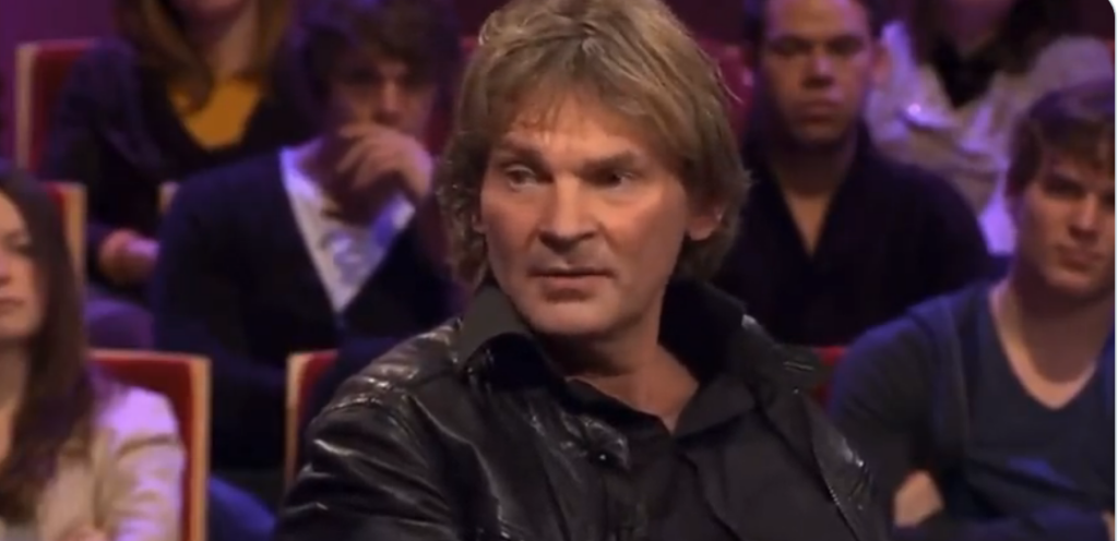 Mensen schrikken van nieuwe foto Matthijs van Nieuwkerk: "Kluizenaar!"