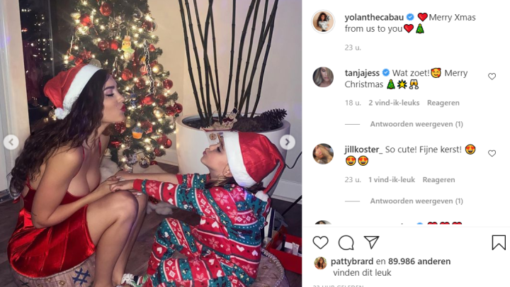 Yolanthe showt haar kerstoutfit aan haar fans op Instagram