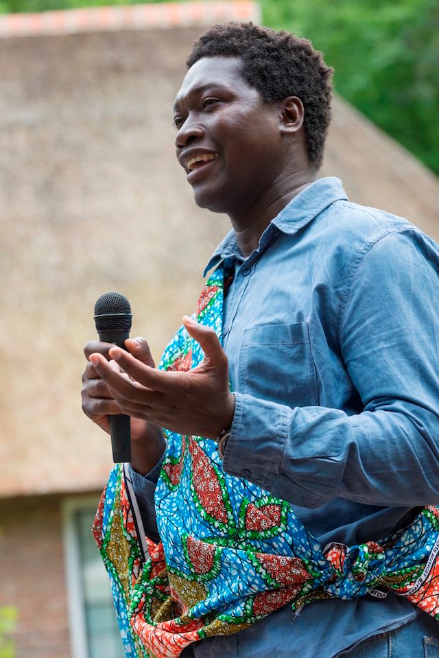 Anansi vertellers NL Openluchtmuseum