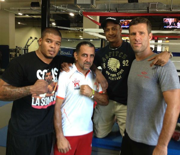 Tyrone Spong komt in New York uit voor Suriname