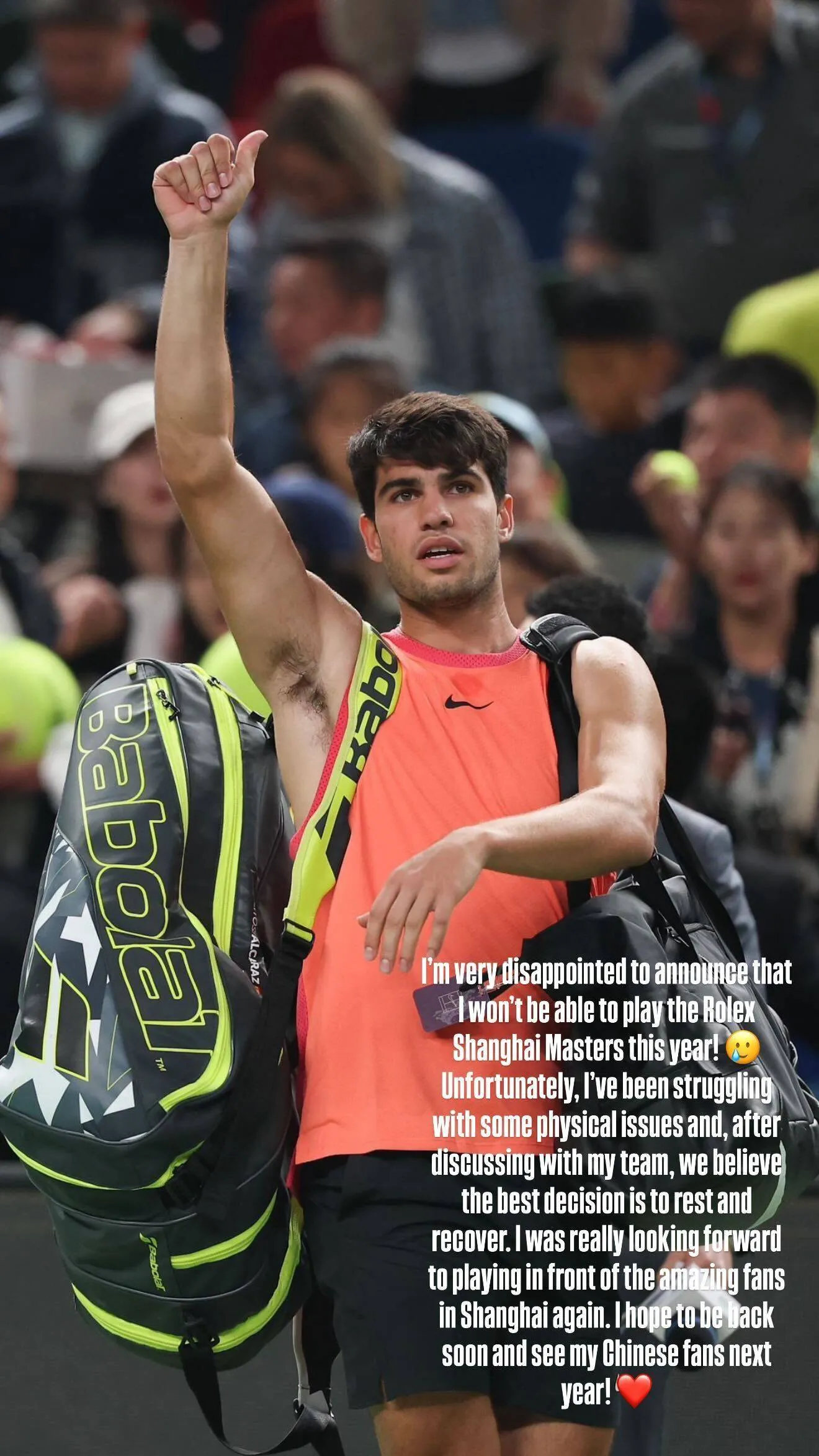 “Tenho enfrentado alguns problemas físicos” Carlos Alcaraz desiste do Shangai Masters após conquistar o título do Open do Japão
