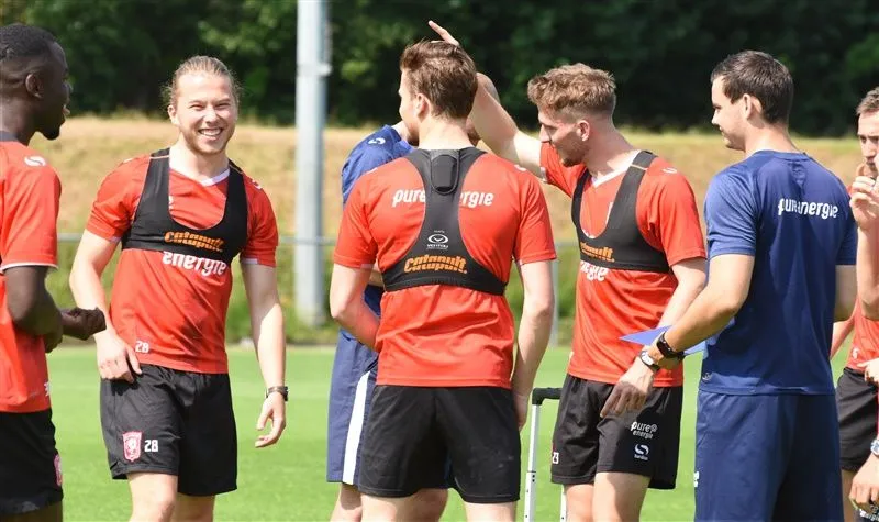 Foto's: Spelers gaan kapot tijdens de Shuttle run test