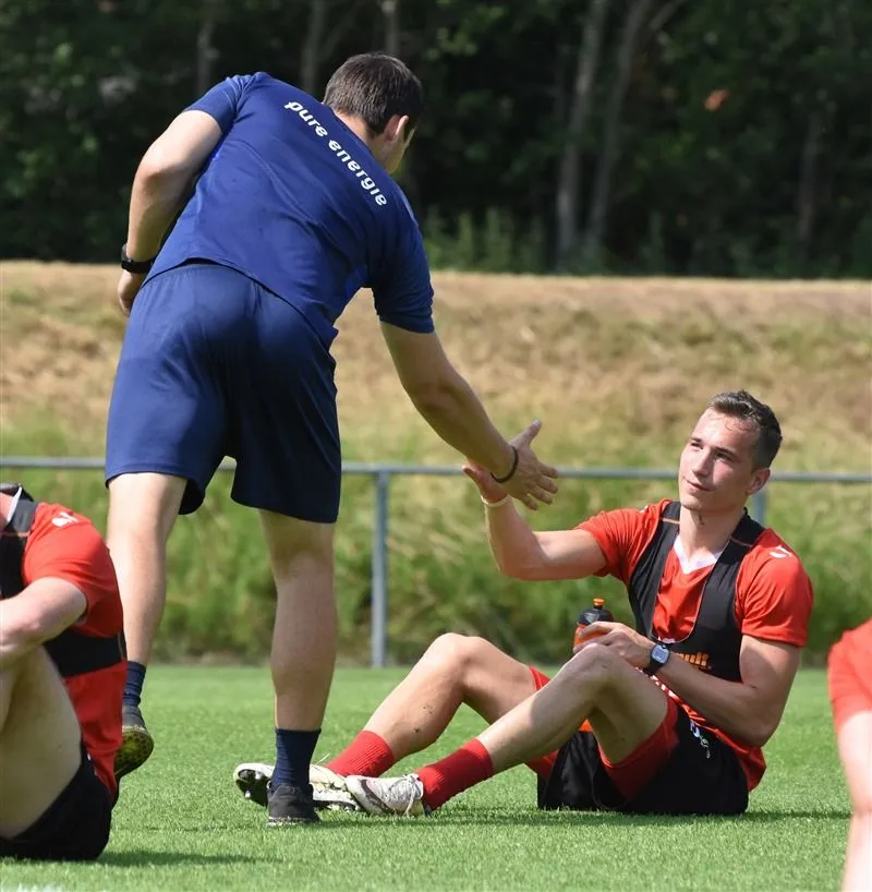 Foto's: Spelers gaan kapot tijdens de Shuttle run test