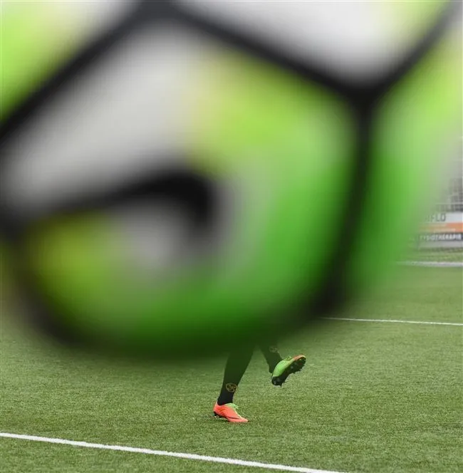 Foto's: FC Twente Vrouwen traint in aanloop naar topper tegen PSV