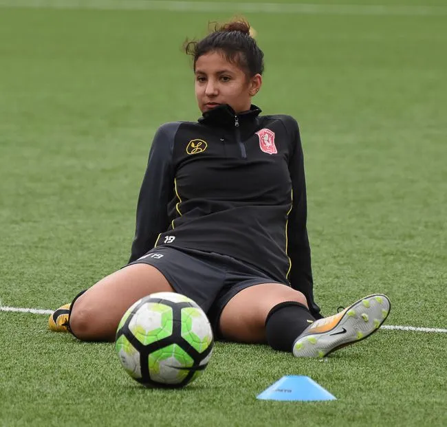 Foto's: FC Twente Vrouwen traint in aanloop naar topper tegen PSV