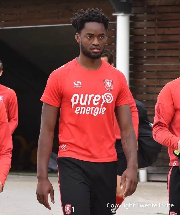 Foto's en Video: Tottenham verdediger Christian Maghoma traint mee bij FC Twente