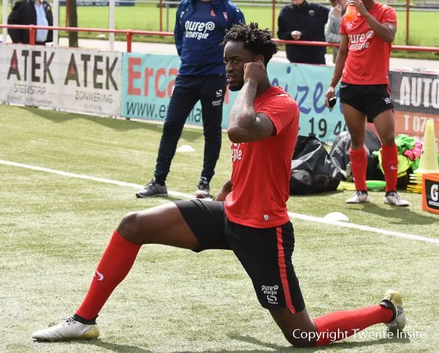 Foto's en Video: Tottenham verdediger Christian Maghoma traint mee bij FC Twente