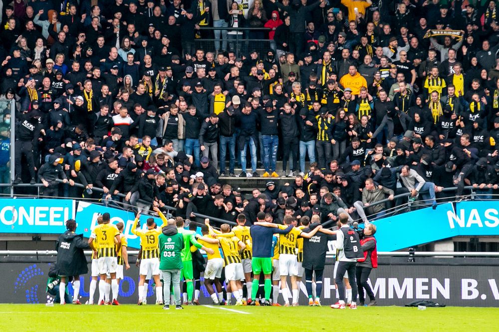 Springverbod voor supporters na instorten tribune NEC? "Verbieden zou het beste zijn"