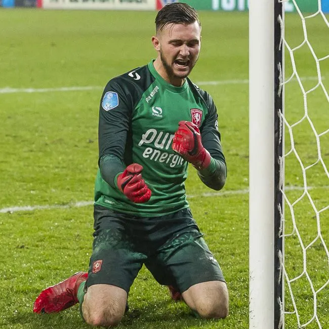 VEILING: Bied mee op de Matchworn shirts van de FC Twente spelers tegen Ajax!