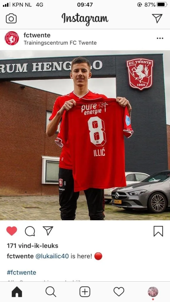Foto: Oeps! Ilic poseert met verkeerd gespelde naam op zijn shirt