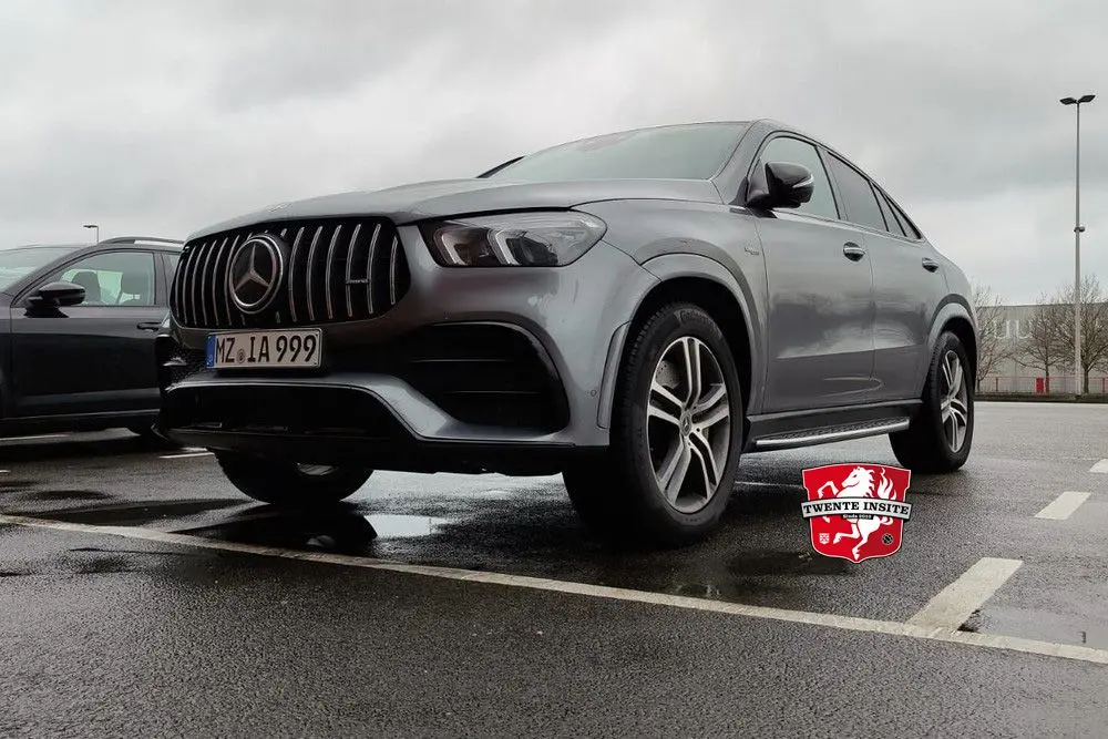 FOTO: Mercedes aanvaller Issah Abass gespot voor de Grolsch Veste