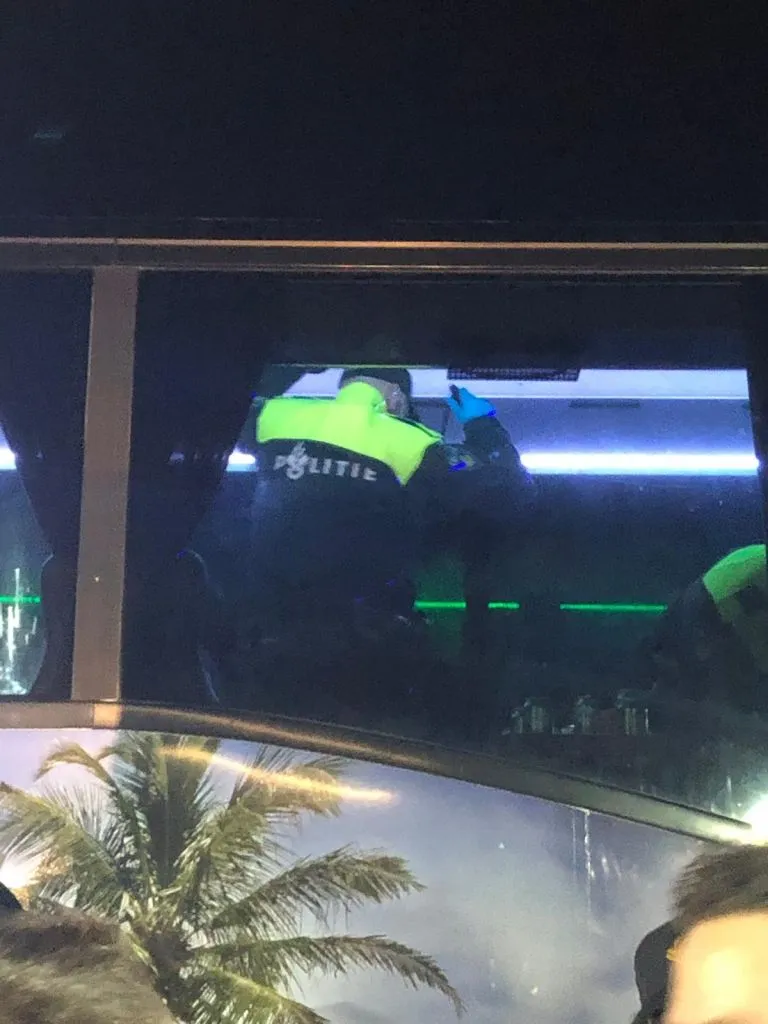 Triest: Bepakte politie houdt supportersbussen aan voor uitgebreide controle