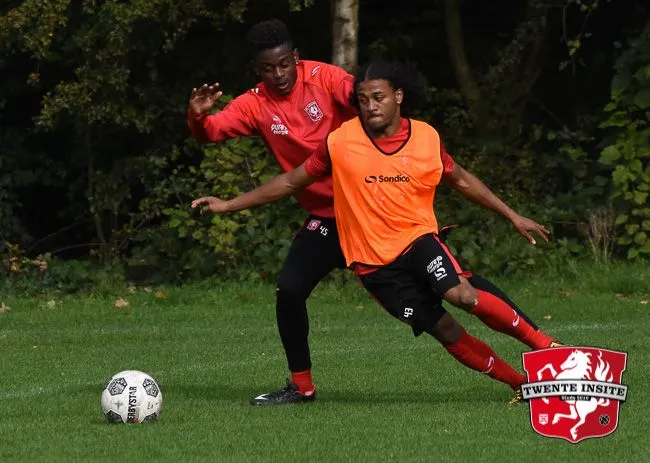 Fotoverslag: Jong FC Twente maakt zich op voor confrontatie met ASWH