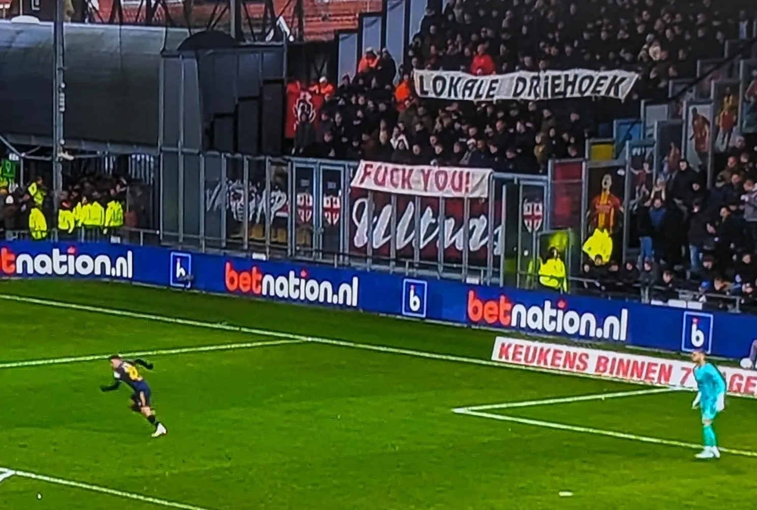 lokale driehoek fuck you supporters go ahead eagles fc twente 2023 2024