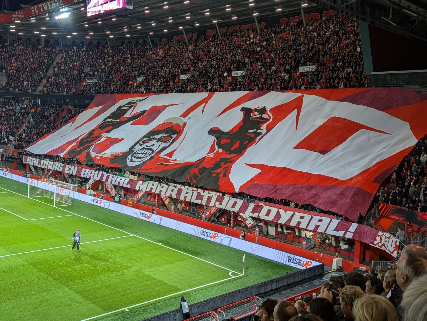 sfeeractie vak p spandoek twente fenerbahce 2024 1