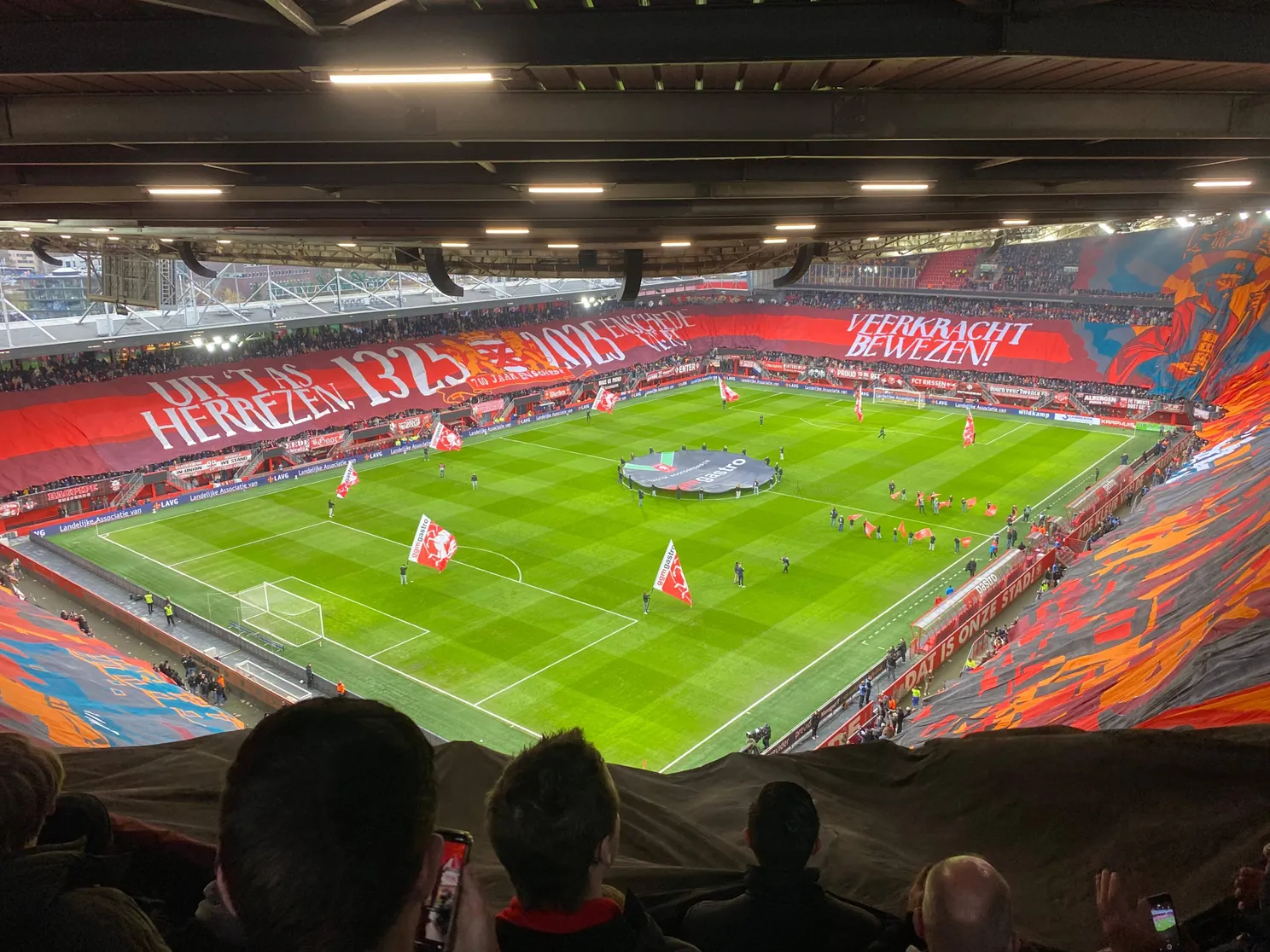 UIT T AS HERREZEN VEERKRACHT BEWEZEN