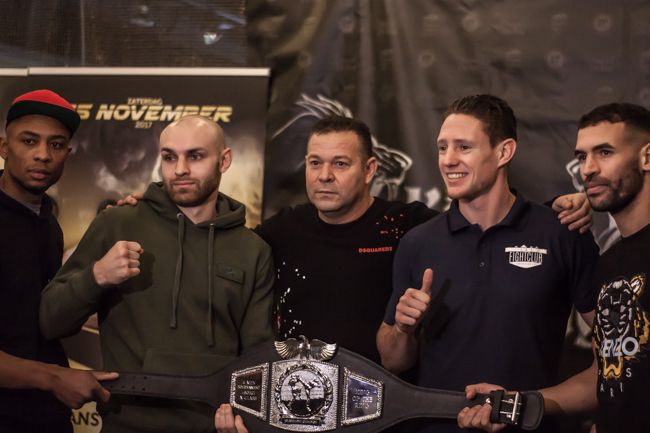 Foto's van de weging van KING OF THE RING vrijdag 24 november!