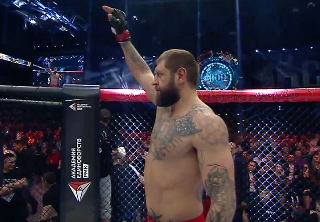 Aleksander Emelianenko: Overstap naar Bare Knuckle boksen