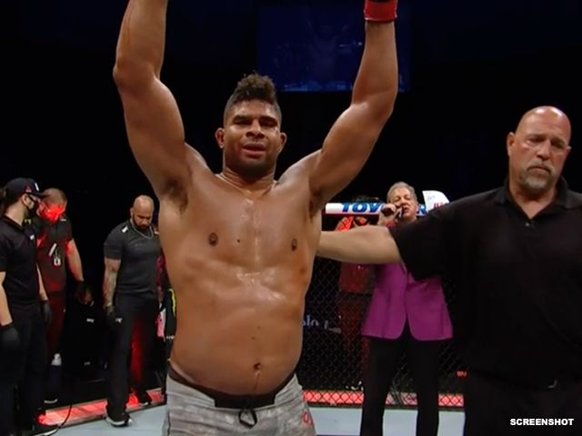 UFC vechter maakt Nederlander Alistair Overeem belachelijk